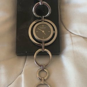 Gucci silver watch ( used )